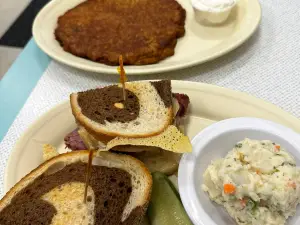 Barry's Village Deli