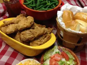 Bennie's Red Barn