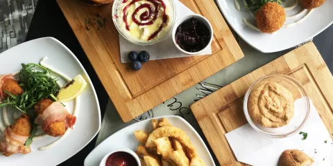 SAVEUR Restaurant