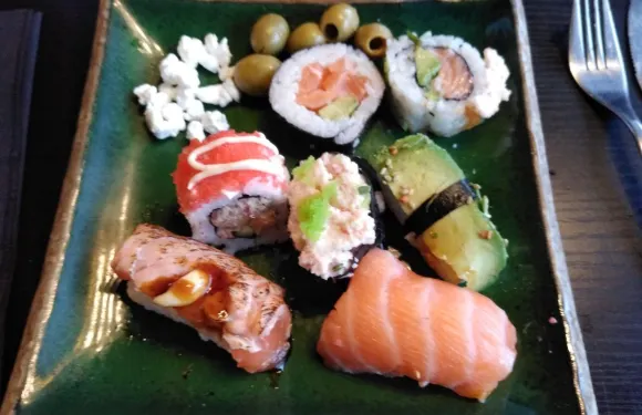 Sakura Sushi & China Wok