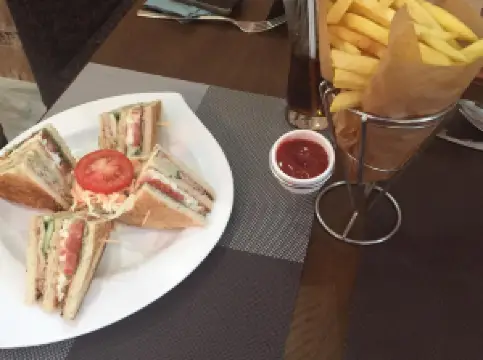Petit Paris restaurant