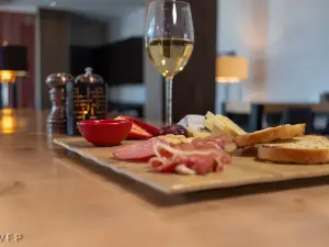Craft Bar + Kitchen