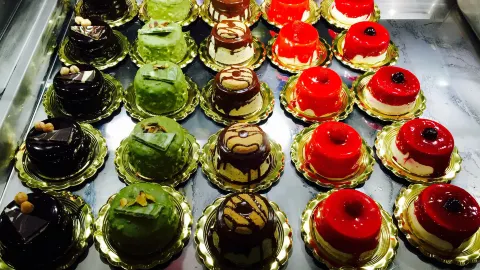 Comis Ice Cafe in 卡塔尼亞