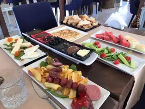 Gusto Restaurant