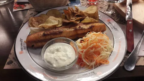 ShashlykoFF, Bar & Grill in ตูย์เมน