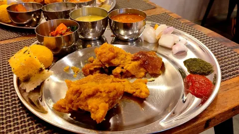 Hotel New Rajhans Restaurant in Indore