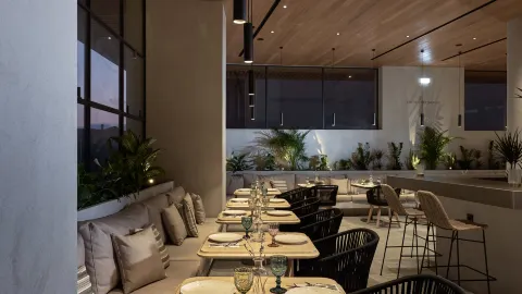 Lentika Restaurant in Planos