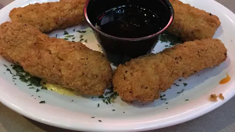 Pluckers Wing Bar in 그레이프바인