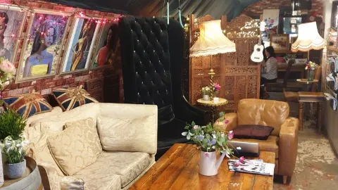 The Coffee Cellar in Эксетер