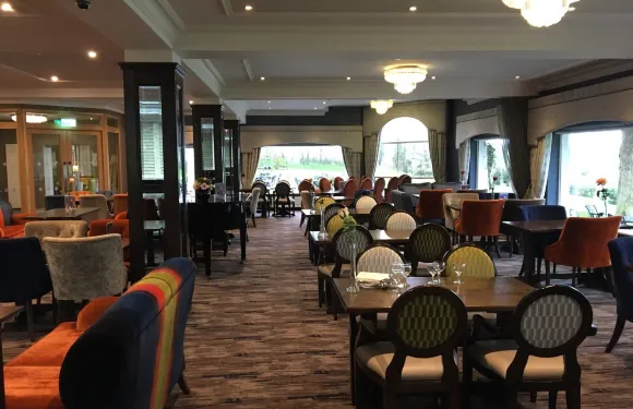 The Lakeside Grill and Bar