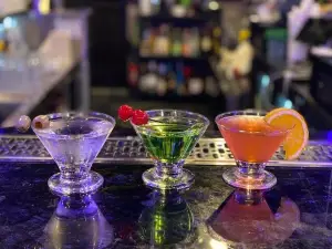 Faros Restaurant & Cocktails