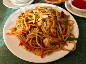 Lucky Cafe Chinese Restaurant