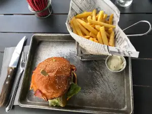 Cafe Bar Sachsenheimer