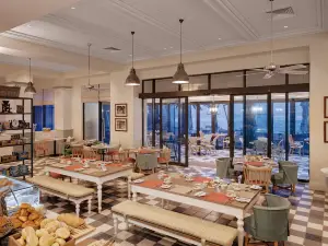 Farmhouse Deli