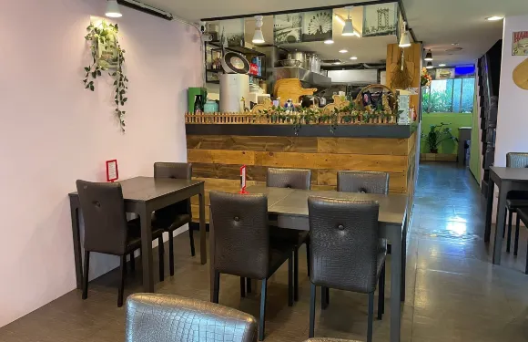 路義思小館～不定時休假請見google maps#FB訂位不漏接#窯烤披薩Kiln baked pizza#義大利麵Pasta#素食vegetarian#中國醫美食