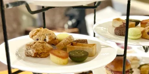 All Day Dining & Loounge the Loop