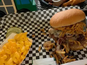 Mike's Trackside BBQ