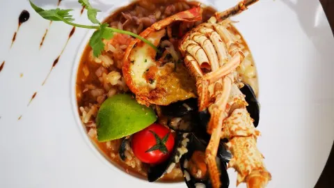 Via Marine Le Resto in คาลวี