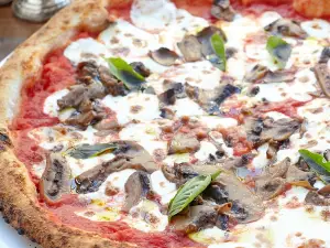 Izzy's Pizzeria