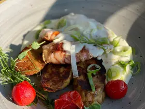 DECK Bistro & Bar