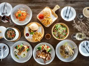 Lollipop Wine Bar & Restaurant