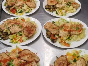 PAPRIKA Restaurant & Cafe