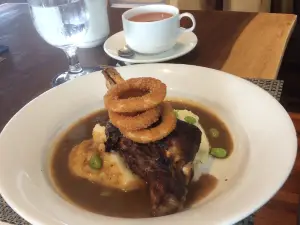 261 Bar & Restaurant