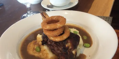 261 Bar & Restaurant