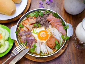 Bánh mỳ Thu Thắng