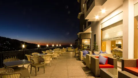 Sunset Restaurant and Bar in 솔란