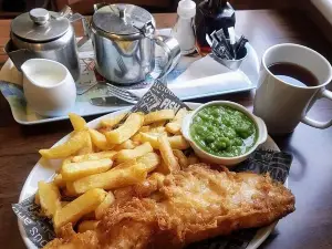 Lifeboat Fish Bar, Fish and Chip Cafe & Takeaway