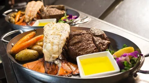 Byrd & Baldwin Bros Steakhouse in 노퍽