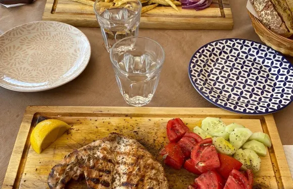 Ladokolla Stin Plagia