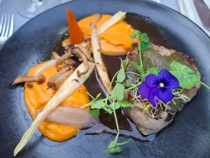 Au Pied De L'Escalier