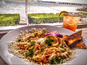 Kiki’s Sandbar Bar & Grille