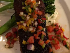 Parea Restaurant & Lounge