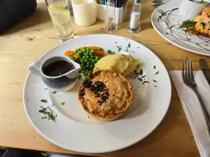 The Horse & Hound