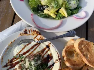 Charlie's Restaurant and Irish Pub