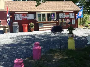In Season Ice Cream and Snack Shop