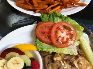 Curbside Cafe