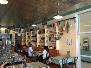Erik's DeliCafé Gilroy Outlets