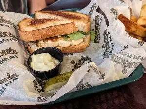 Eddie's Irish Pub
