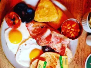 The Fountain Inn & Riverside Restaurant