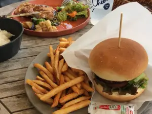 Open Terrace Me Eat