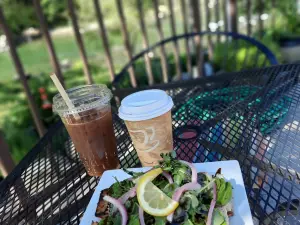 Strawhouse Cafe