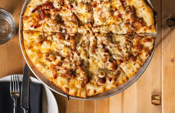 Una Pizza + Wine