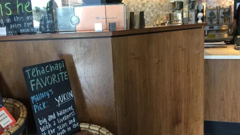 Starbucks in 蒂哈查皮