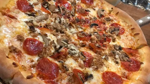 Fatty's Pizzeria in 서밋 카운티