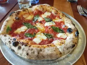 Pizza Lupo