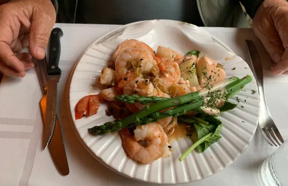 LaBinnah Bistro
